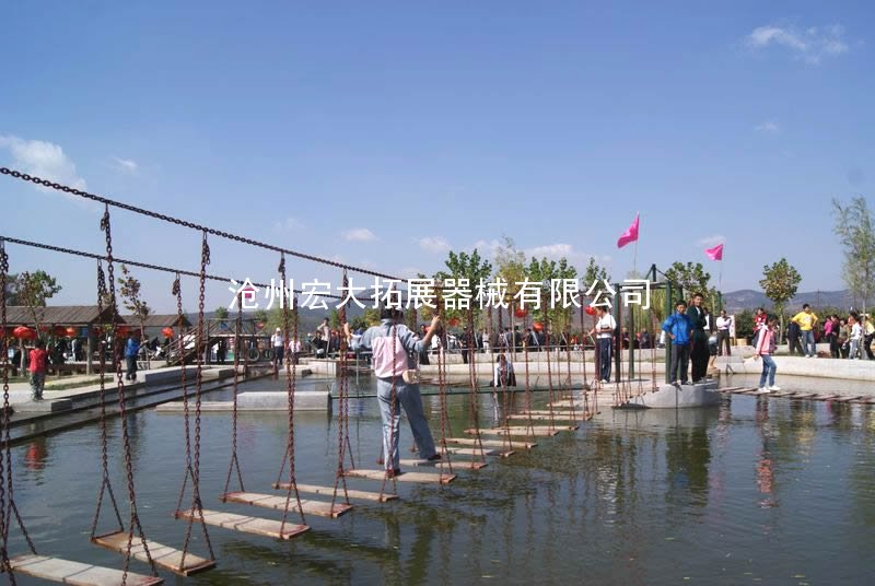 水上吊板桥-水上闯关设备-青少年水上拓展训练器